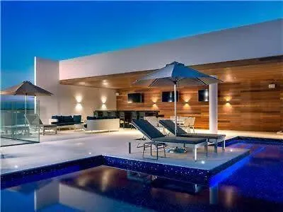 Next To The Beach Beautiful 2 Bedroom Apartment location